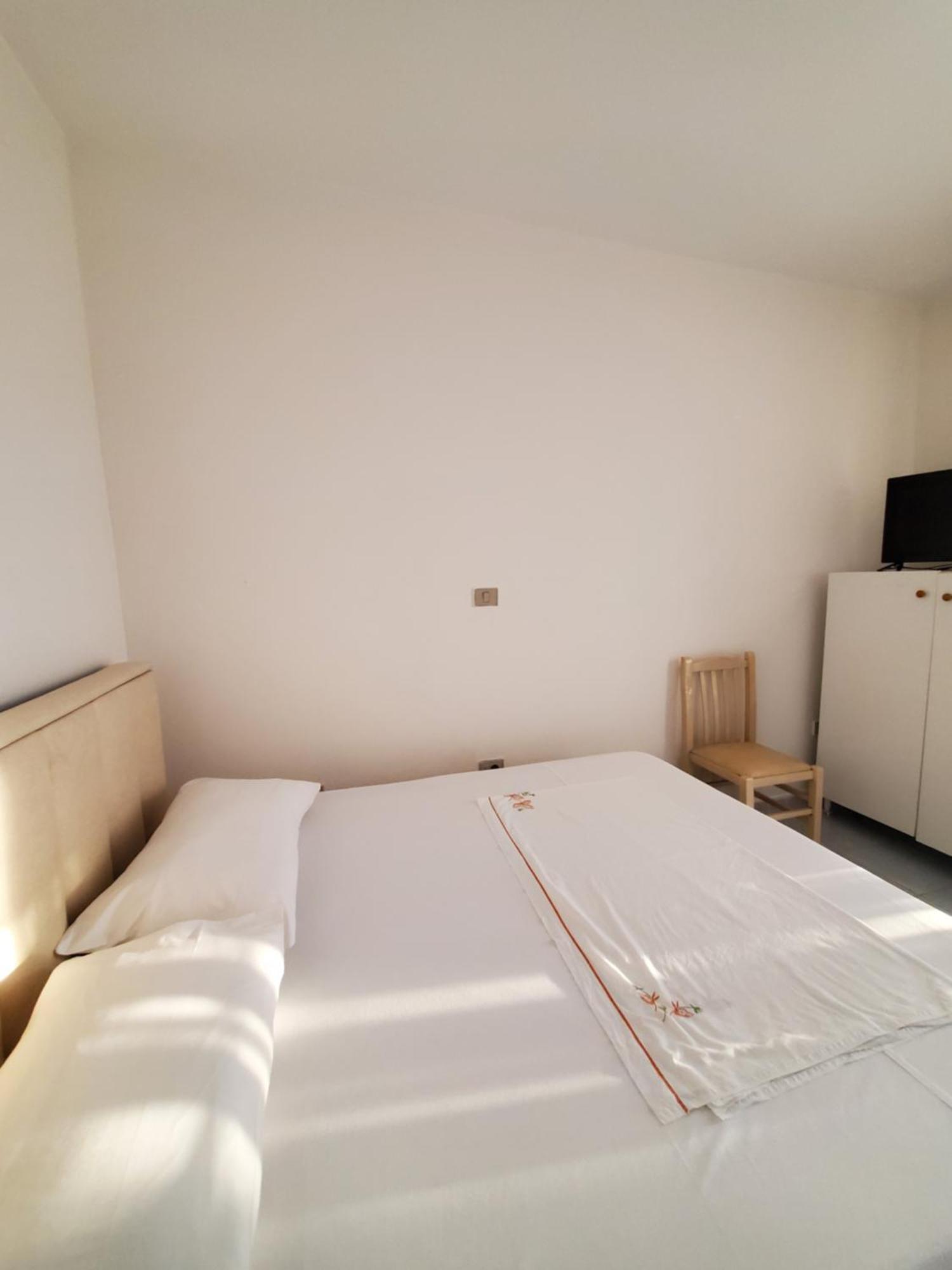 Mimi'S Apartments Влёра Экстерьер фото