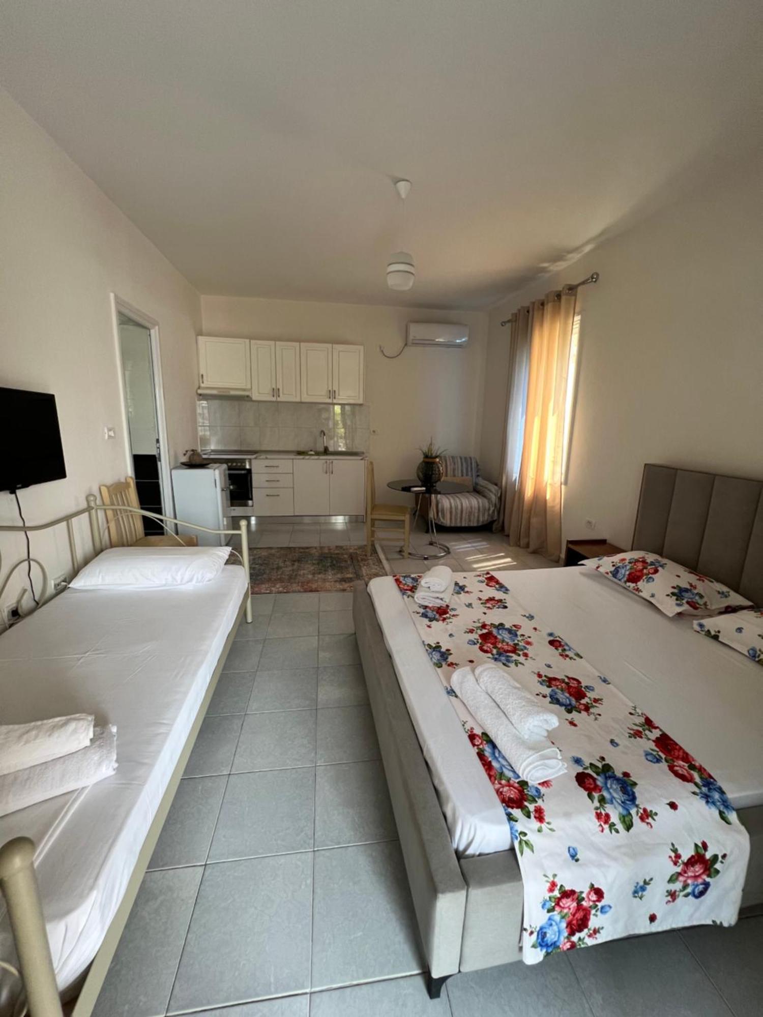 Mimi'S Apartments Влёра Экстерьер фото